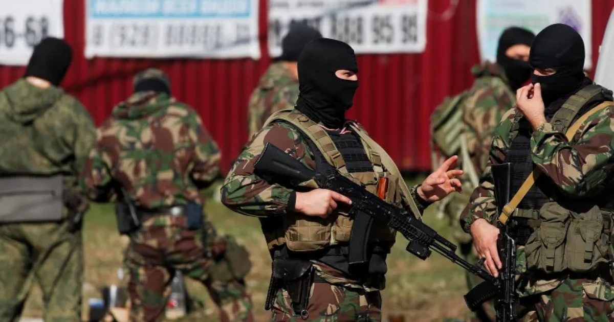 3 askari ayaa lagu dilay iska horimaad dhexmaray rag hubeysan oo ka dhacay Dalka Ruushka