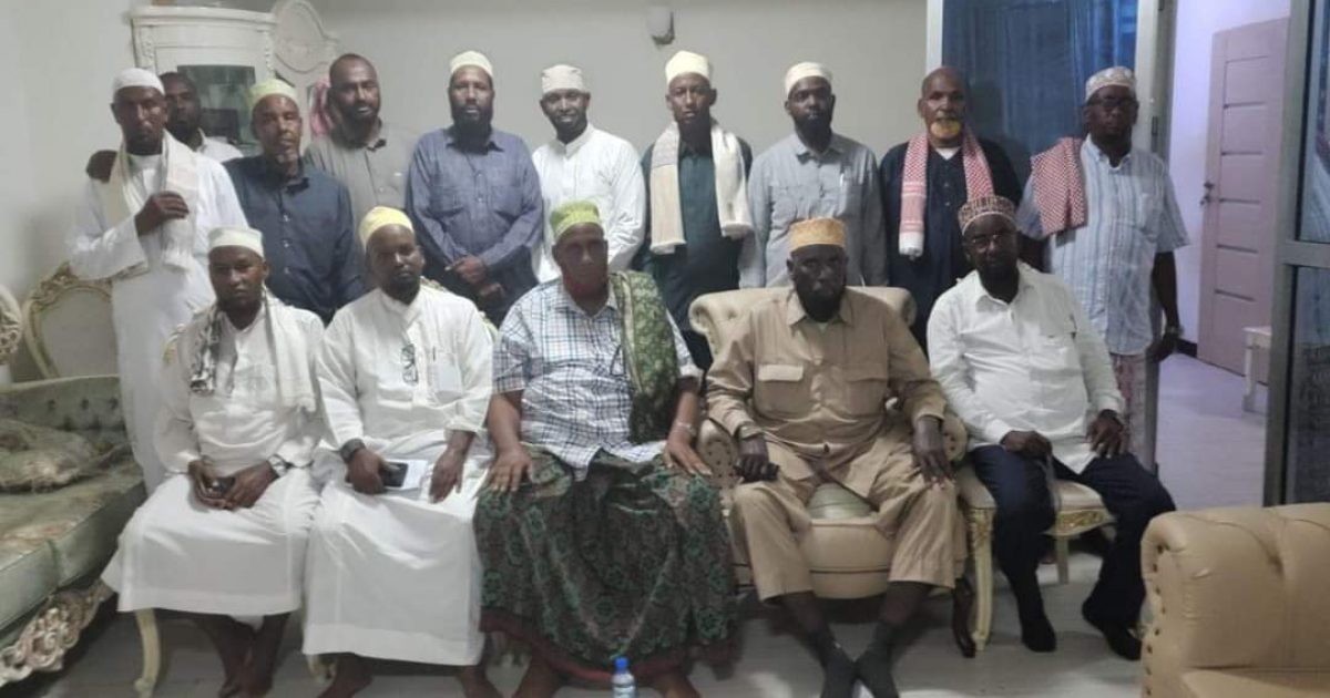 Senator Xasan Kobac oo kulan afurin ah u sameeyay qaar ka mid ah Odoyaasha dhaqanka “SAWIRRO”