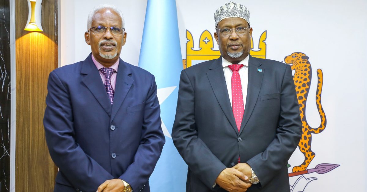 Guddoomiye Sheekh Aadan Madoobe oo kulan la qaatay Safiirka dalka Jabuuti