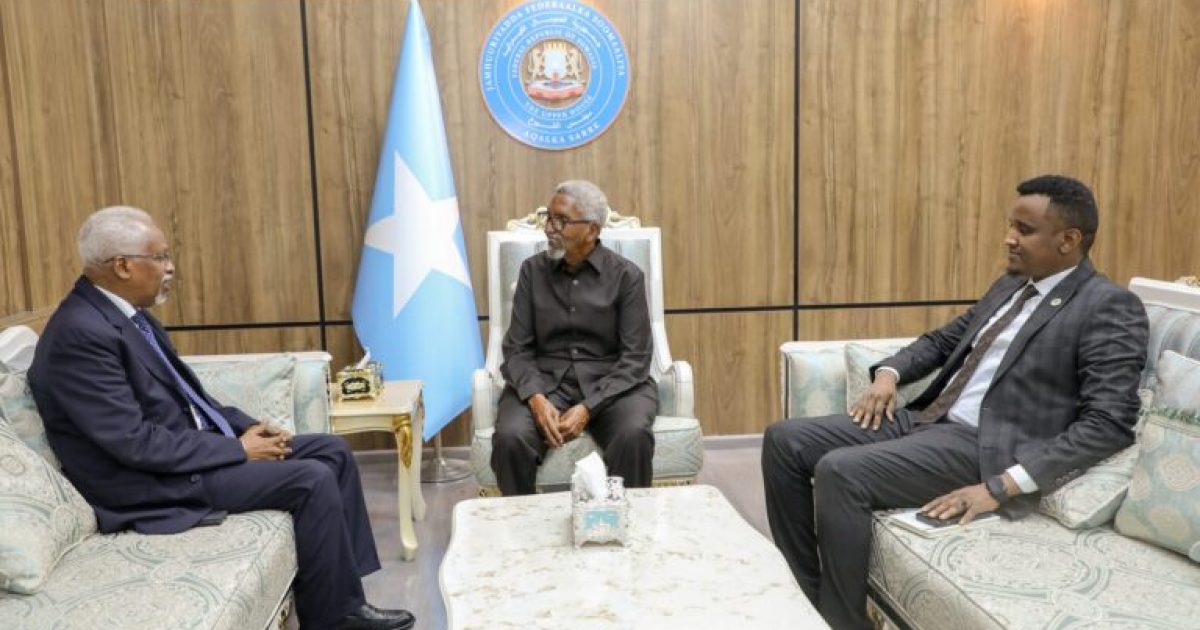 Guddoomiyaha Aqalka Sare oo qaabbilay Safiirka Jabuuti ee Soomaaliya