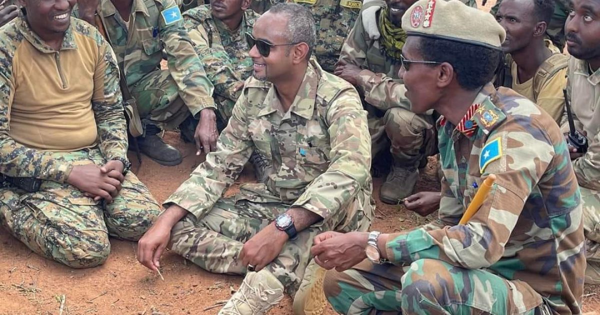 Wasiirka Gaashaandhigga oo ciidanka Xoogga dalka u diray hambalyo ku aaddan sanad guurada 63-aad ee aas-aaskod