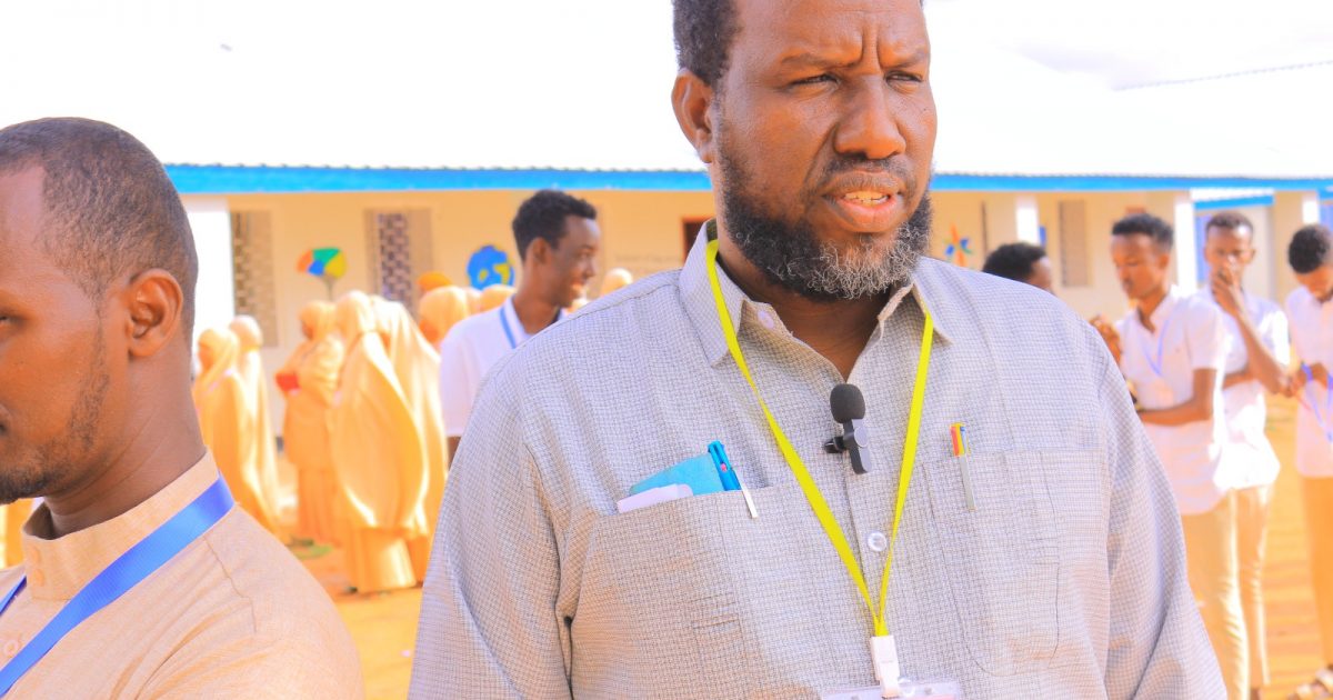 Aabe 44 sano jir ah oo ka mid Noqanaya Arday maanta  u fadhiistay imtixaanka Fasalka 12-aad