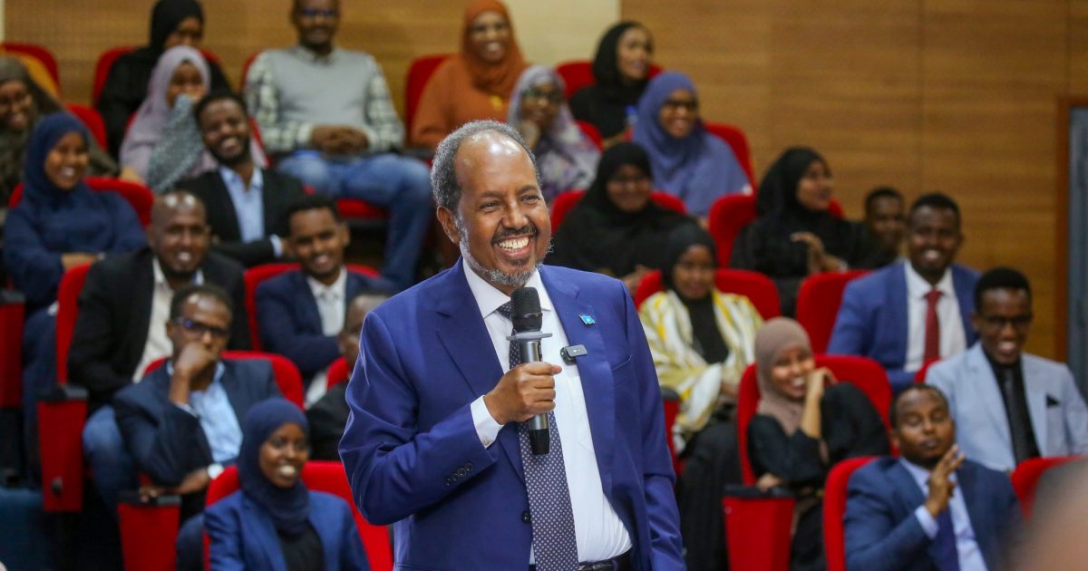 Madaxweyne Xasan Sheekh oo sheegay in uu dalka ka hirgelin doono doorasho qof iyo cod ah 2026-ka