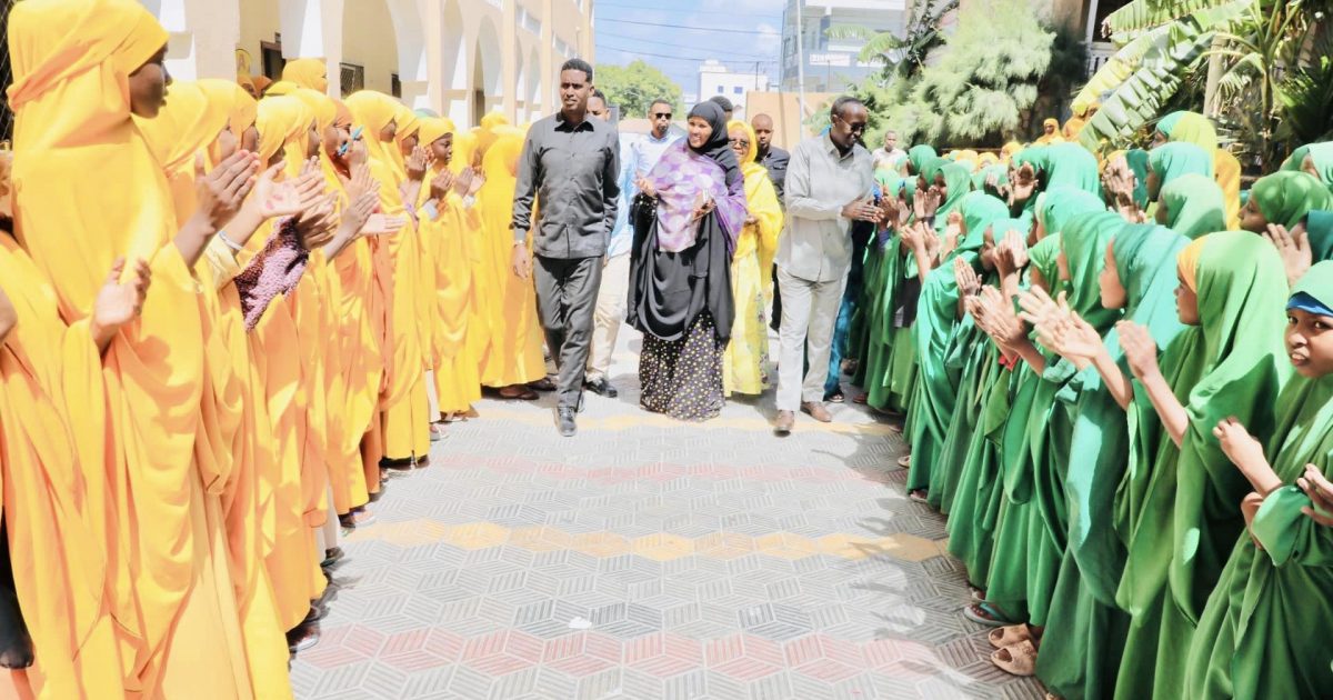 Guddoomiyaha gobolka Banaadir oo booqday xarunta gabdhaha agoonta ee degmada Boondheere