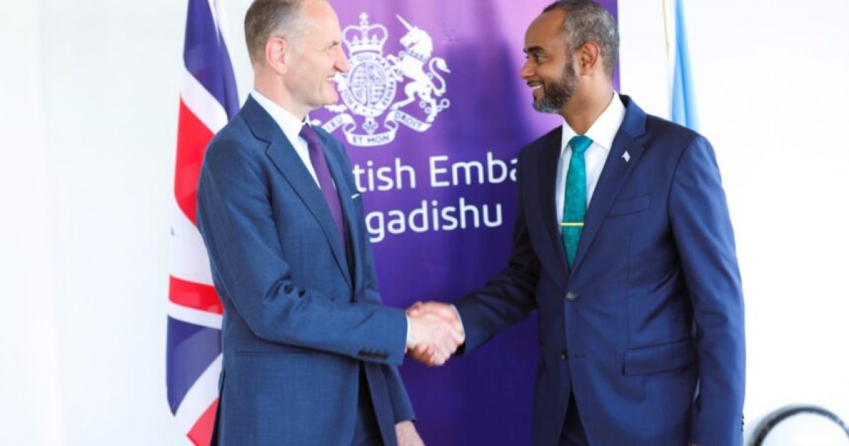 Wasiirka Gaashaandhigga XFS oo la kulmay Safiirka cusub UK ee Soomaaliya