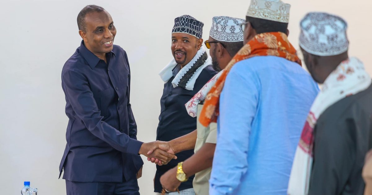 Ra’iisul Wasaaraha XFS oo kulan la qaatay qaar ka mid ah Garaadada dhaqanka gobalka Sool