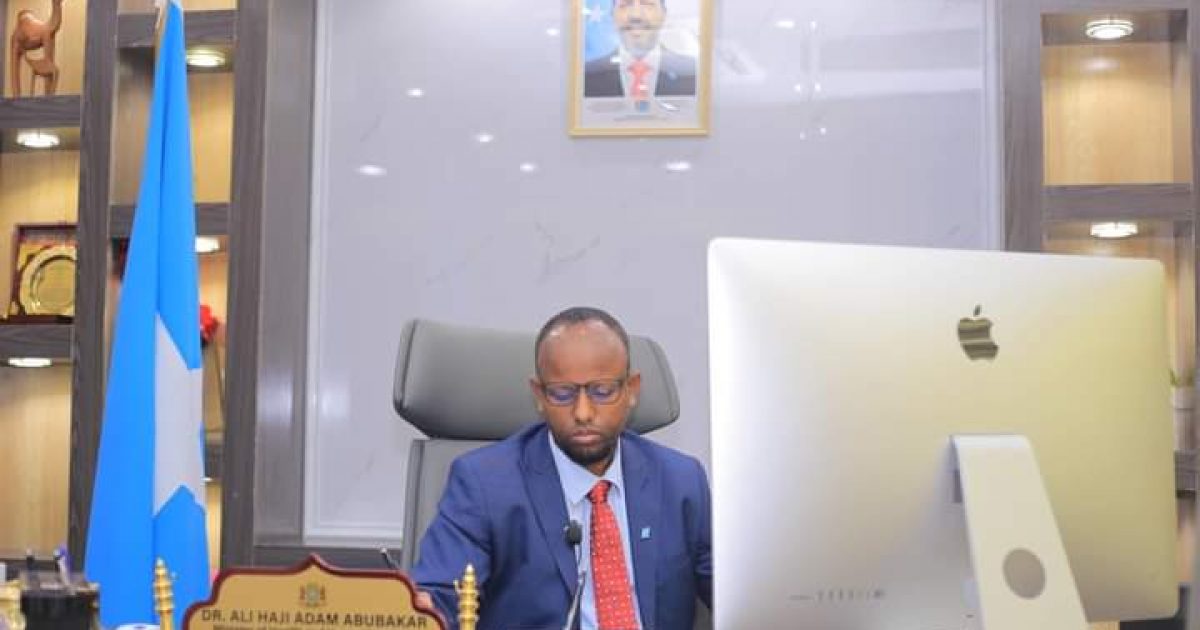 Wasiirka Caafimaadka oo aaladda fogaan aragga kaga qeybgalay shir looga hadlayay Suudaan