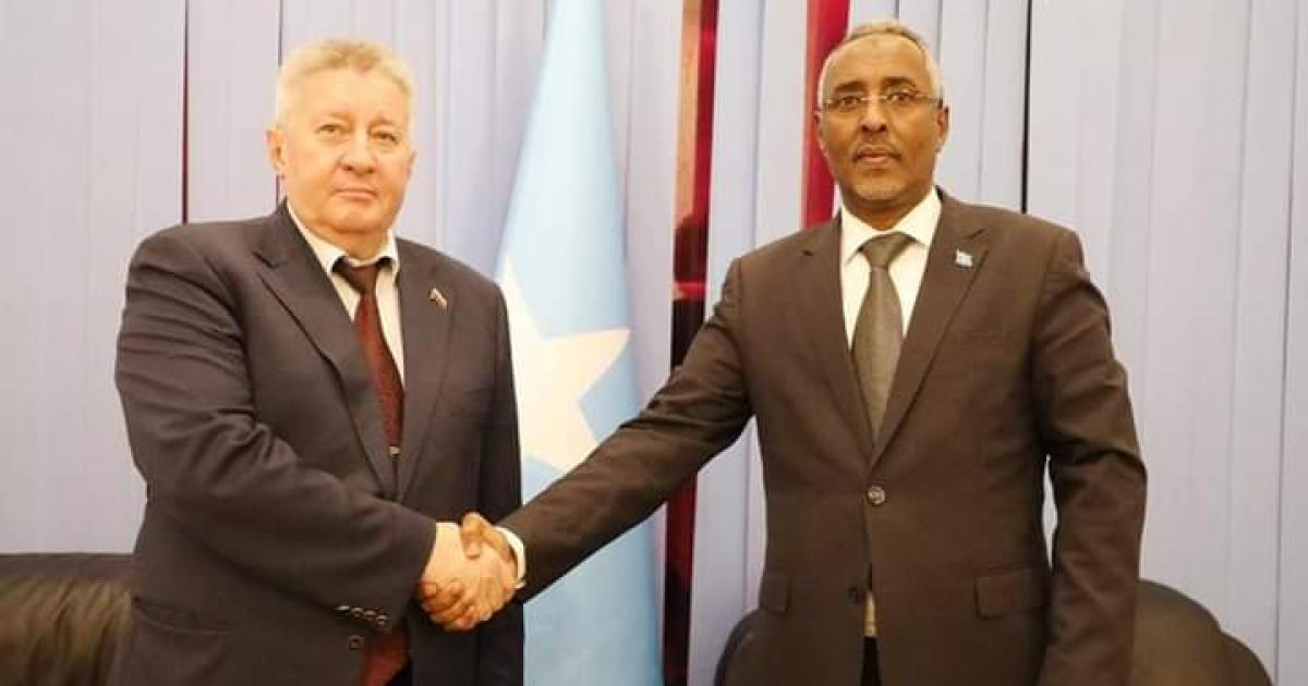 Wasiirka arrimaha dibadda ee Soomaaliya oo qaabilay Safiirka Ruushka ee Soomaaliya “SAWIRRO”