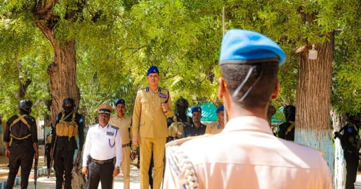 Taliyaha Booliska oo dhiirigelin ugu tegay ciidamo tababar ku qaadanaya akademiyada  Jeneraal Kaahiye