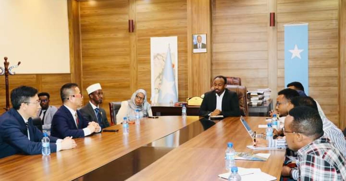 Agaasimaha Guud ee Wasaaradda Ganacsiga oo qaabilay Ganacsato ka socotay dalka Shiinaha “SAWIRRO”