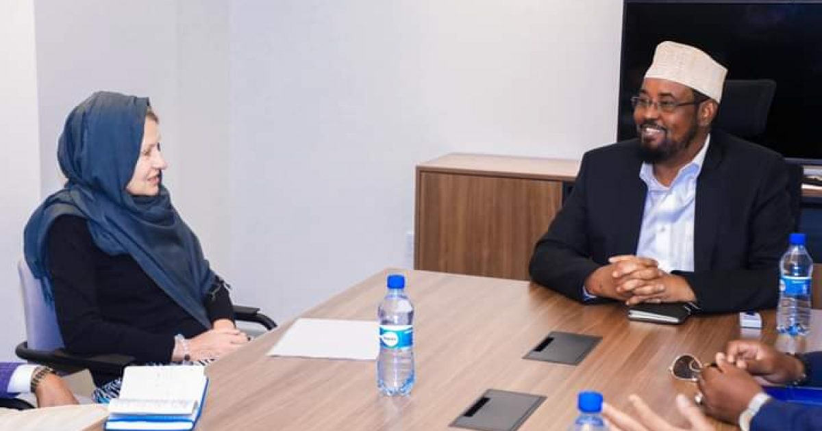 Madaxweynaha Jubbaland oo la kulmay Safiirka Midowga Yurub ee Soomaaliya