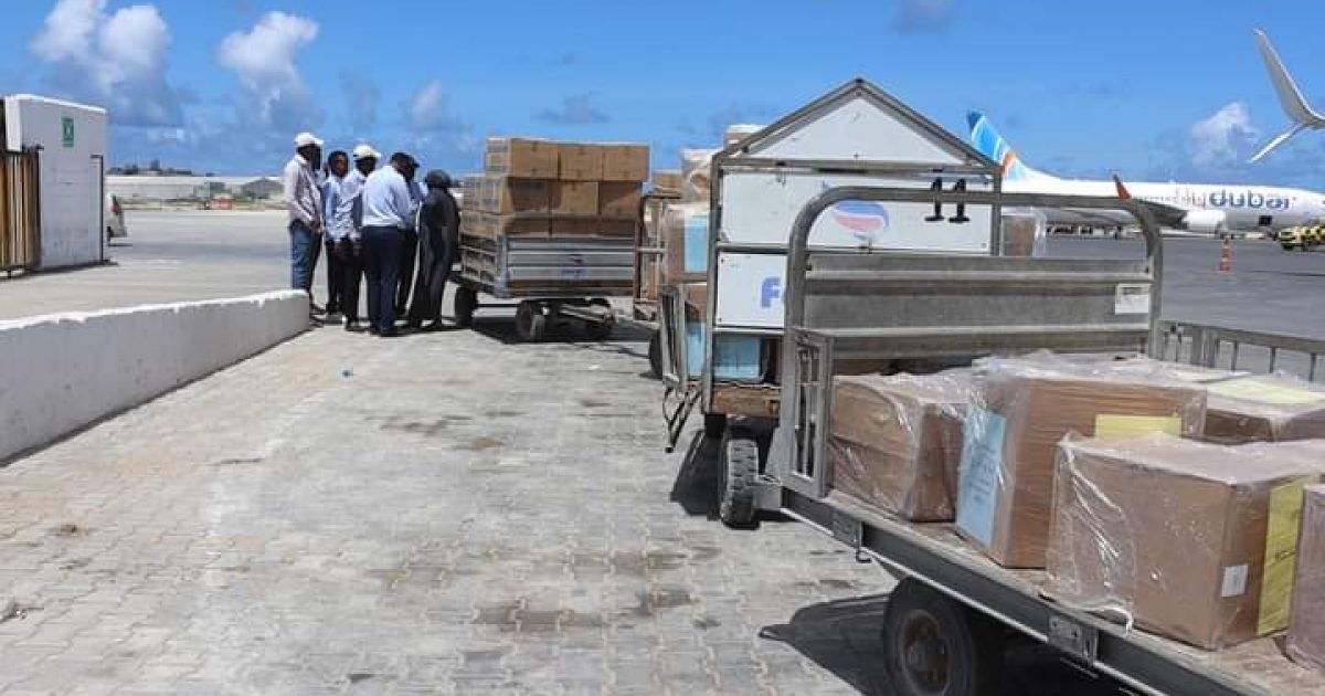 Hay’adda Maareynta Musiibooyinka Qaranka oo deeq daawo ah u dirtay magaalada Laascaanood “SAWIRRO”