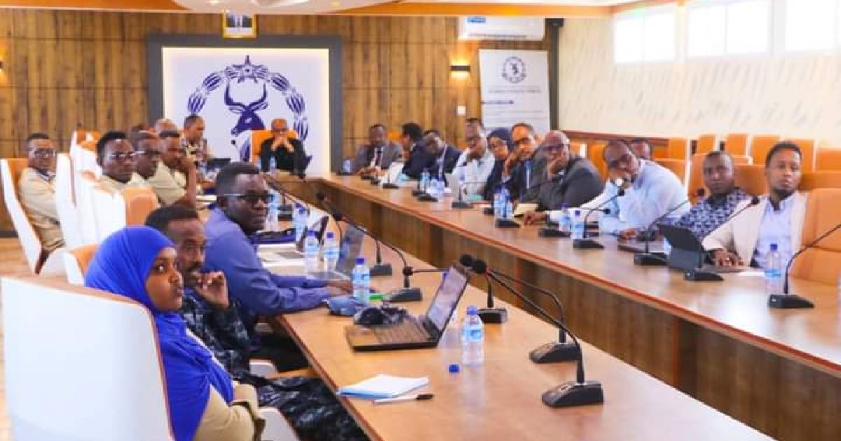 Madaxda Wasaaradaha Amniga iyo Howlaha Guud oo la shiray Taliska ciidanka Booliska “SAWIRRO”