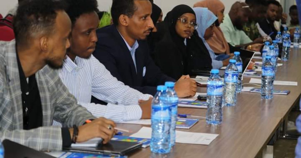 Wasaaradda Warfaafinta oo Muqdisho ka daah furtay Kulanka Wadatashiga istiraatijiyadda Qaran ee Warbaahinta iyo wada xiriirka.