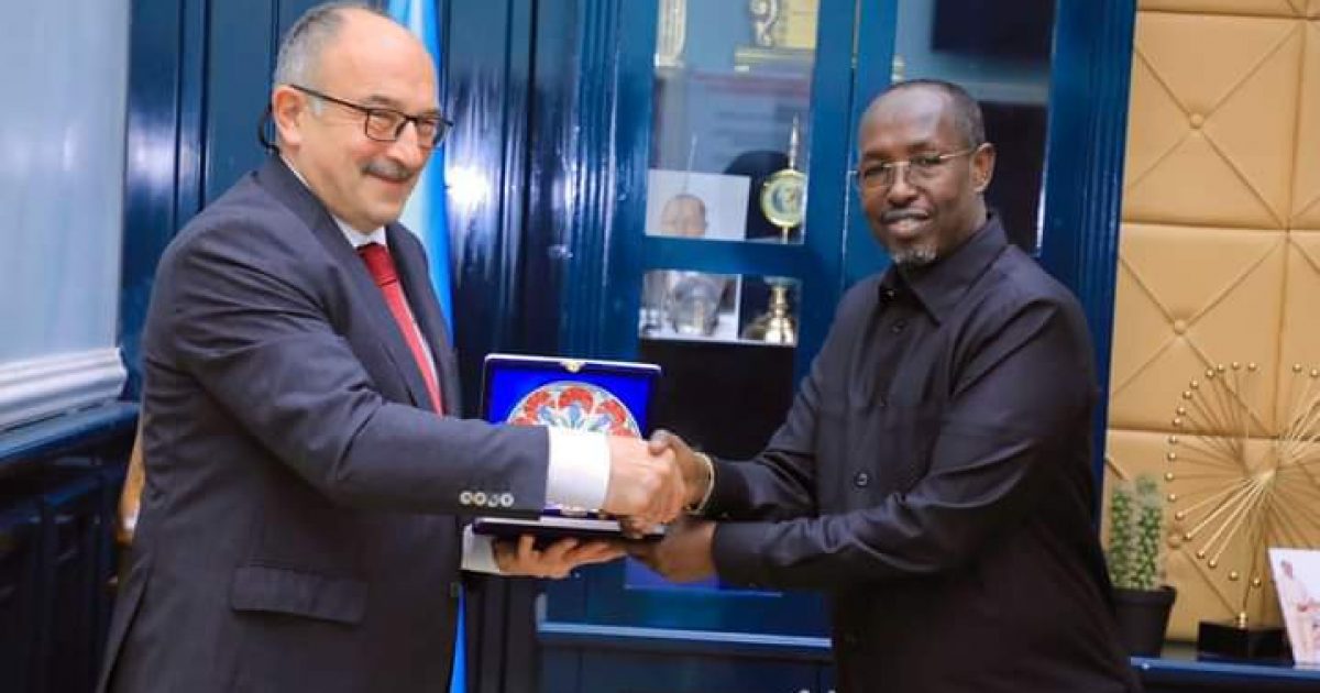 Duqa Muqdisho oo kulan la qaatay Danjiraha Dowladda Turkiga ee Soomaaliya “SAWIRRO”