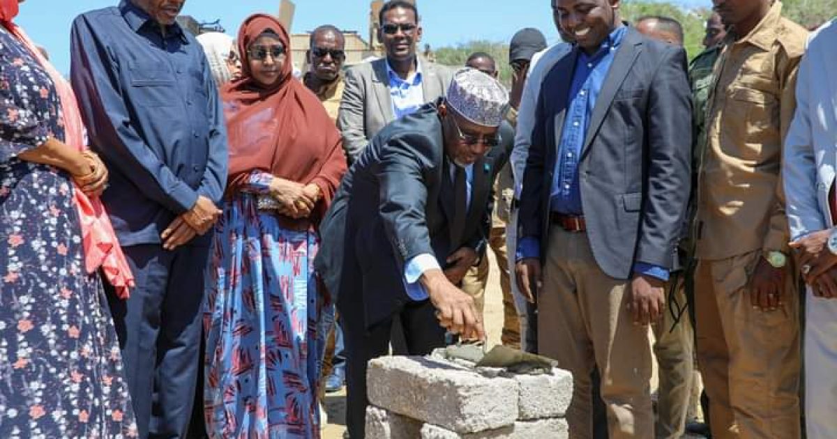 Guddoomiyaha Golaha Shacabka BJFS oo dhagax dhigay Dekadda Baraawe “SAWIRRO”