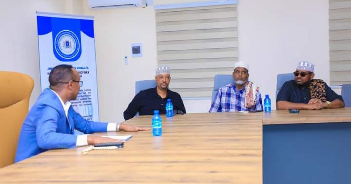 Guddoomiyaha Hay’adda SoDMA oo qaabilay Isimada dhaqanka Gobollada Sool iyo Sanaag “SAWIRRO”