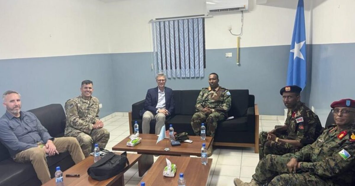 Saraakiil ka socota dalka Safka hore oo kulan ku yeeshay Muqdisho 