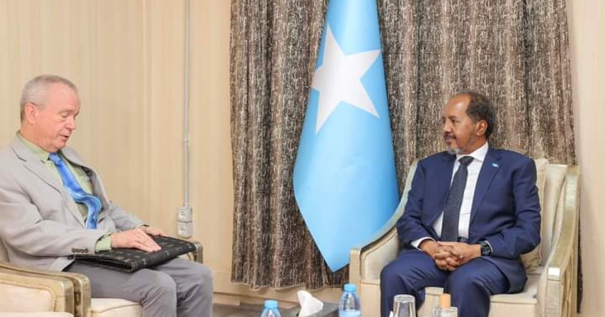 Madaxweynaha JFS oo kulan sagootin ah la qaatay safiirkii hore Marekanka