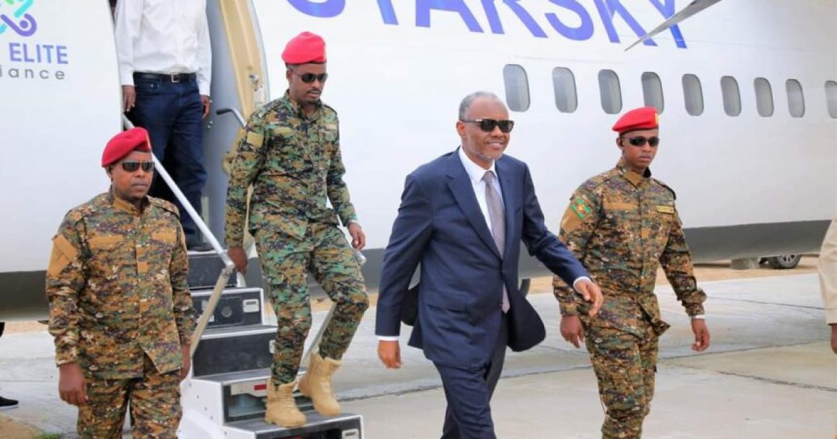 Madaxweynaha koonfur Galbeed Soomaaliya oo lagu soo dhaweeyay Magaalada Baraawe 