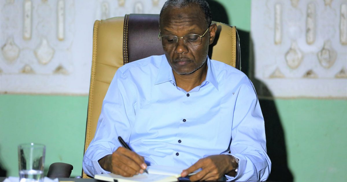 Madaxweynaha K/Galbeed oo bulshada Waajid kala hadlay u diyaar garowga dagaalka Khawaarijta