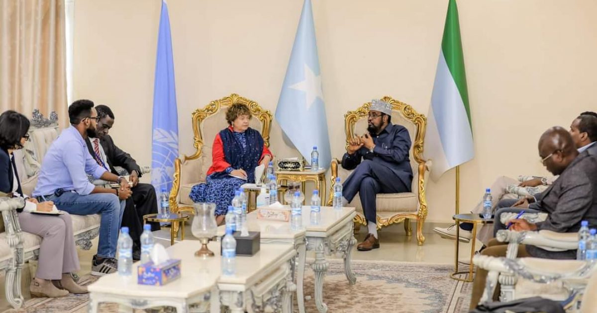 Madaxweynaha Jubbaland oo kulan la qaatay wakiilka QM ee Soomaaliya 