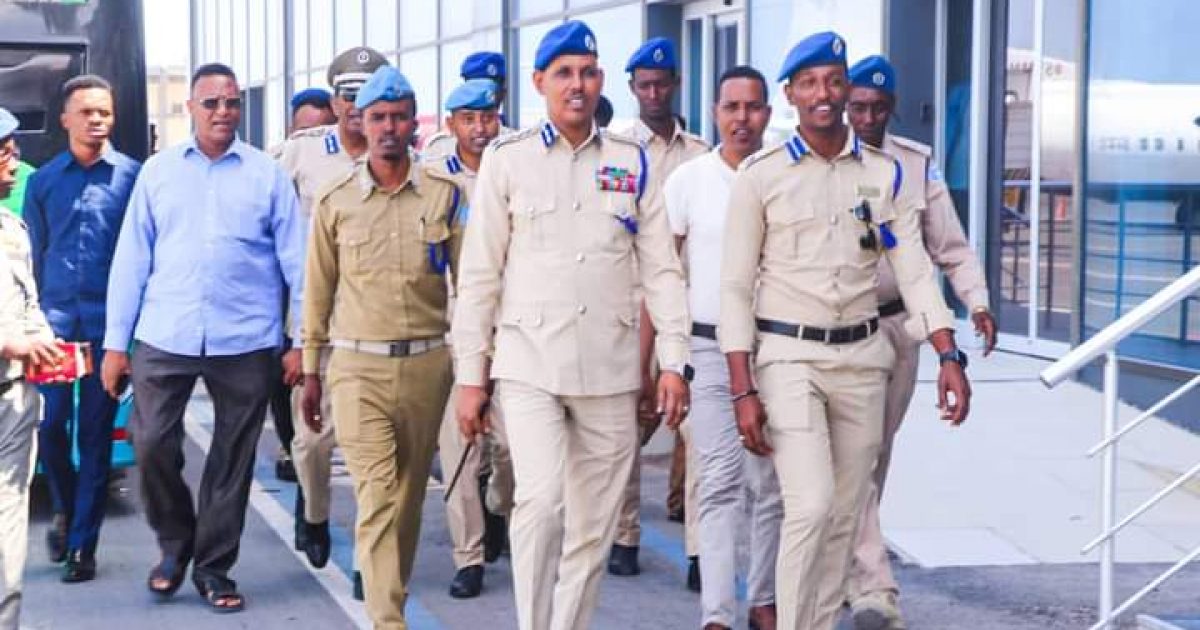 Taliyaha Ciidanka Booliska iyo wafdi uu hoggaaminayo oo u amba baxay Jabuuti