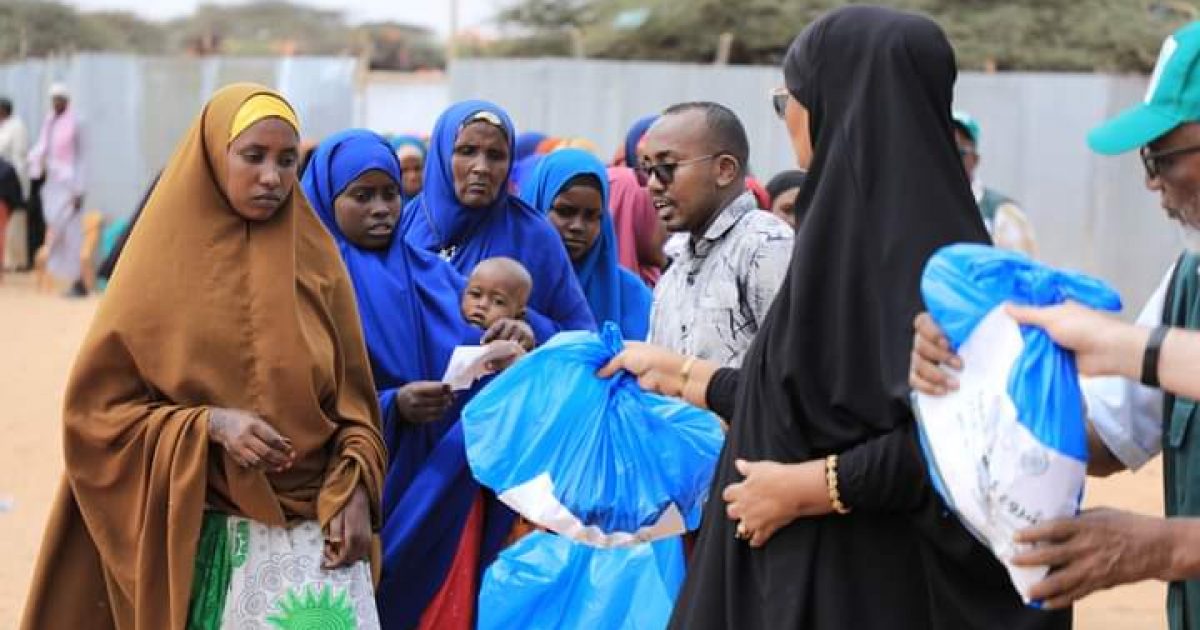 Hay’adda SoDMA oo qoysas danyar ah u qeybisay hilib Udxiyo ah “SAWIRRO”