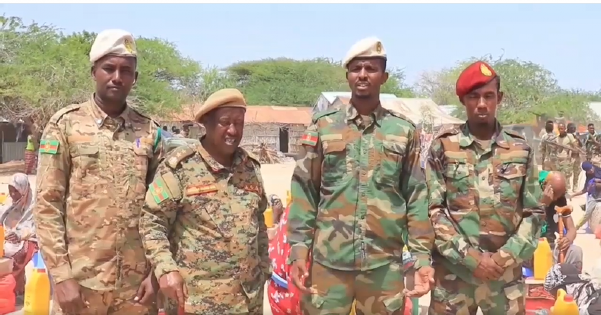 Ciidanka Xoogga Dalka oo Raashin u qeybiyay Shacabka degmada Ceeldheer