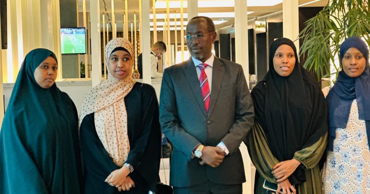 Guddoomiyaha Gobolka Banaadir oo kulan la qaatay Ardeyda Soomaaliyeed ee wax ka barata Serbia