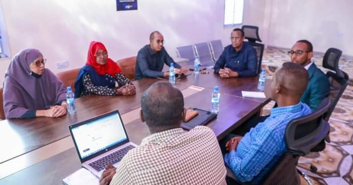 Madaxweynaha Hirshabeelle oo bogaadiyey howlaha shaqo ee Wasaaradda Caafimaadka