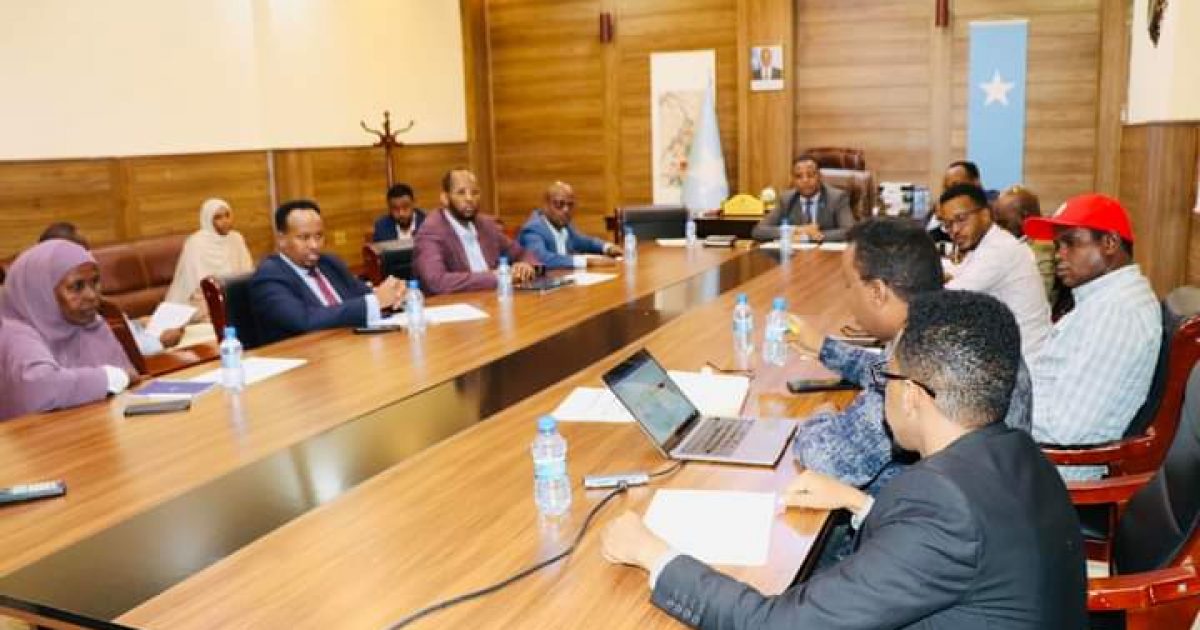 Madaxda Wasaaradda Ganacsiga oo ka shiray horumarinta iyo dhiirigelinta Maalgashiga dalka