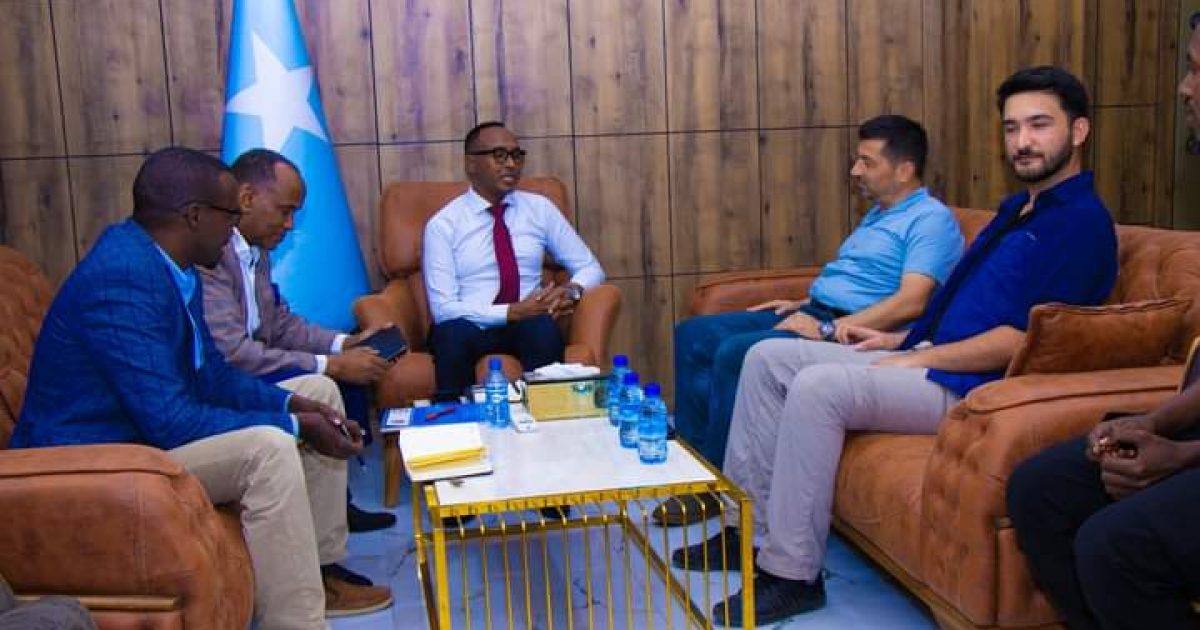 Guddoomiyaha Hay’adda SoDMA oo qaabilay wafdi ka socday Bisha Cas Turkiga
