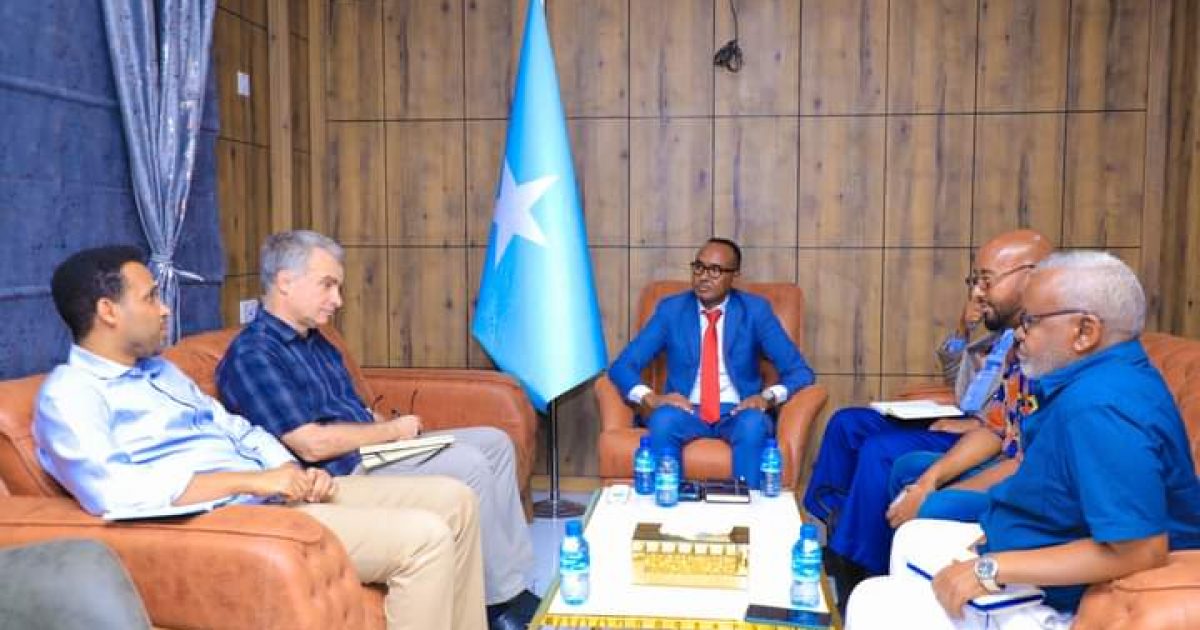 Guddoomiyaha Hay’adda SoDMA oo qaabilay mas’uuliyiin ka socotay Hay’ad Caalami ah