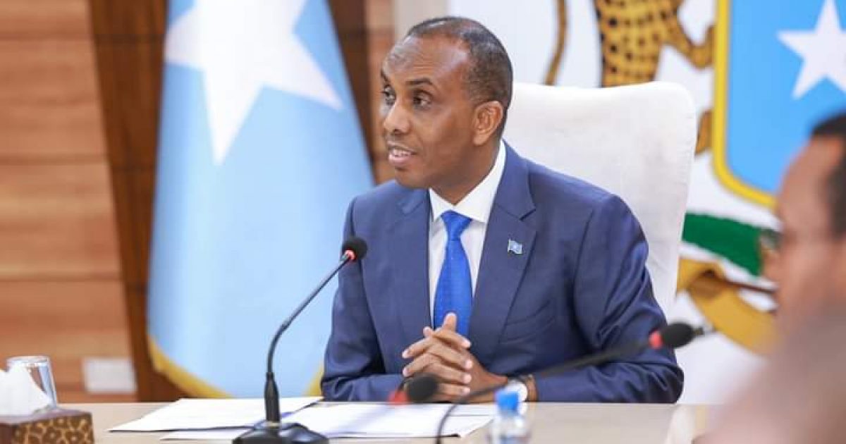 Ra’iisul Wasaare Xamsa oo kulan la qaatay Guddiga Dib-u-daabacaadda Shilin Soomaaliga