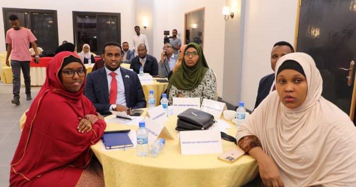 Guddoomiyaha Aqalka Sare oo daahfuray aqoon isweydaarsi ku saabsan hannaanka sharci sameynta