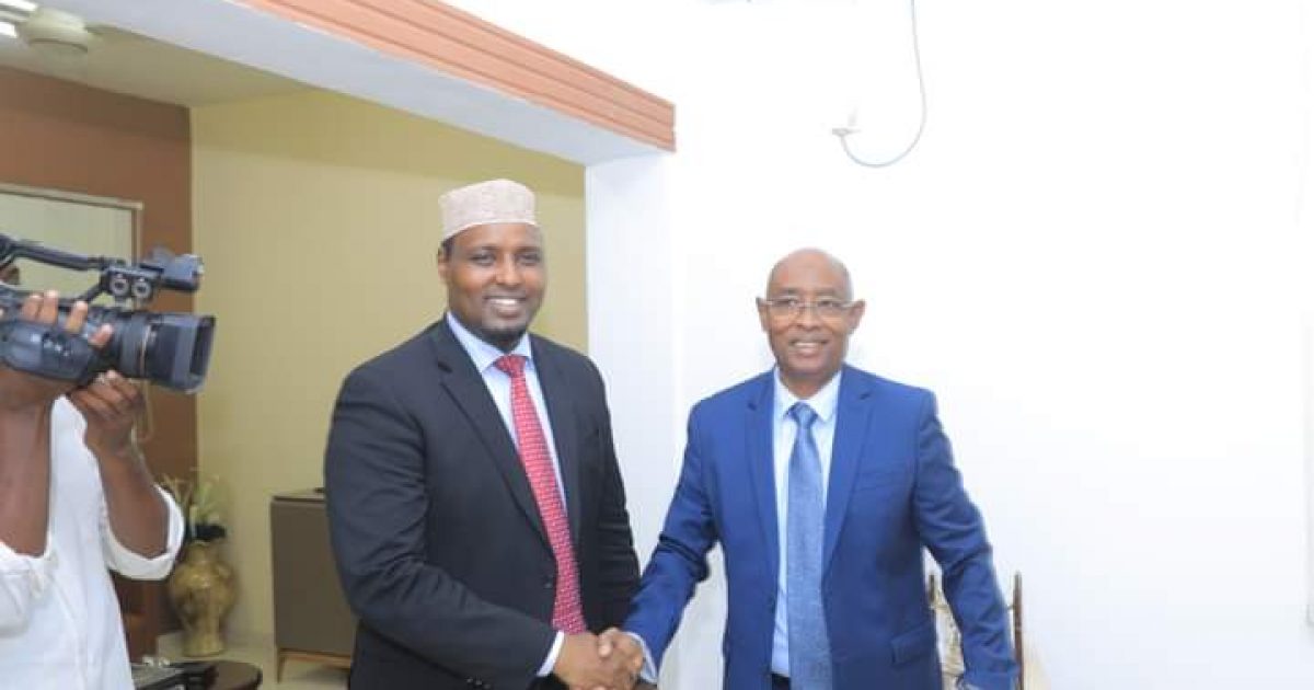 Wasiirka Qorsheynta XFS oo Jabuuti kulamo mira dhal ah kula qaatay qaar ka mid mas’uuliyiinta dalkaas