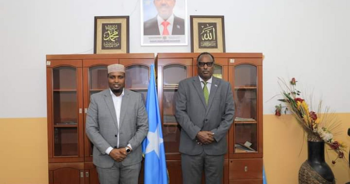 Wasiirka Qorsheynta XFS oo booqday xarunta Safaaradda Soomaaliya ee dalka Jabuuti