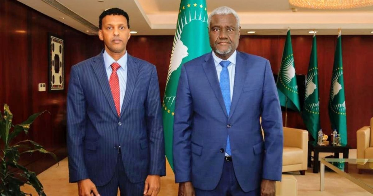 Midowga Afrika oo Warqadaha Aqoonsiga ka Guddoomay Safiirka Soomaalia ee Ethiopia