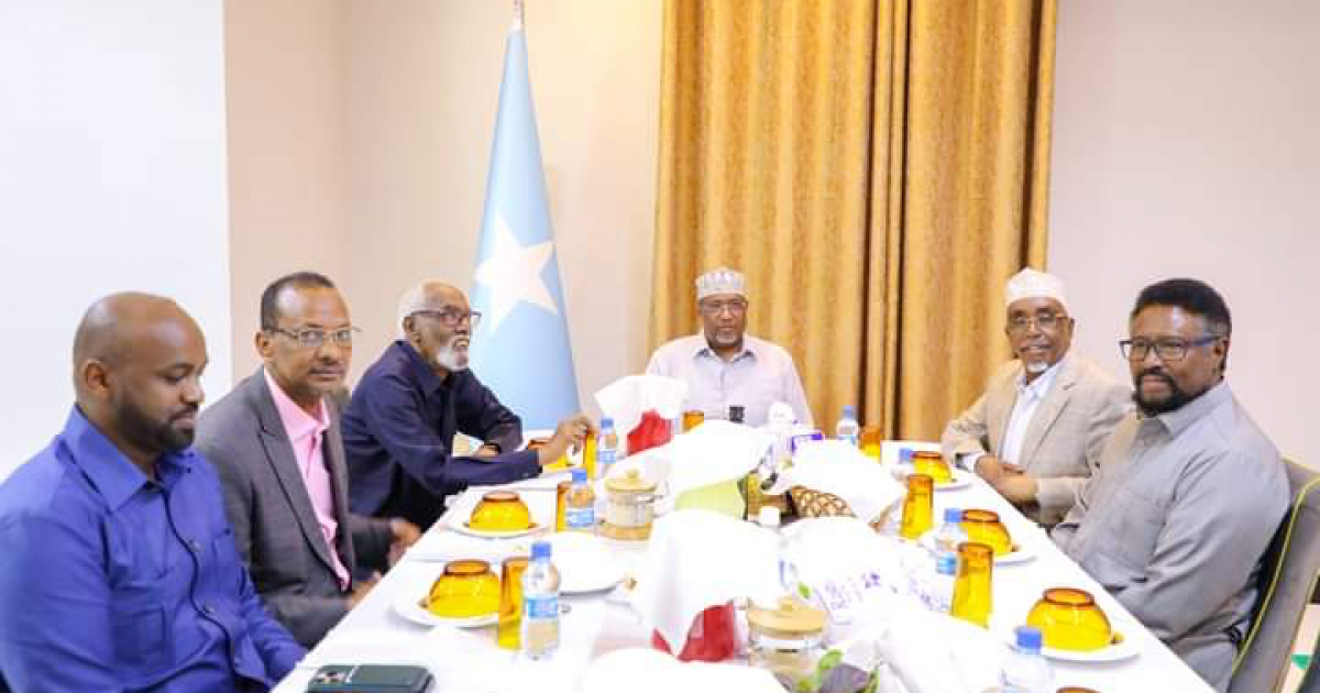 Guddoomiyaha Golaha Shacabka oo casho sharaf u sameeyay Guddoomiyeyaashii hore ee Golaha Shacabka BJFS.