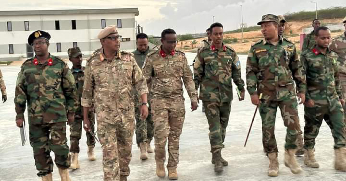 Taliyaha Ciidanka Xoogga Dalka oo kormeeray qaar kamid ah Xerooyinka lagu tababaro ciidanka xoogga