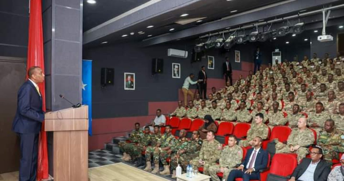 Ra’iisul Wasaare Xamsa oo kormeer ku tagay Kuliyadda Ciidamada ee Turki-Som “SAWIRRO”