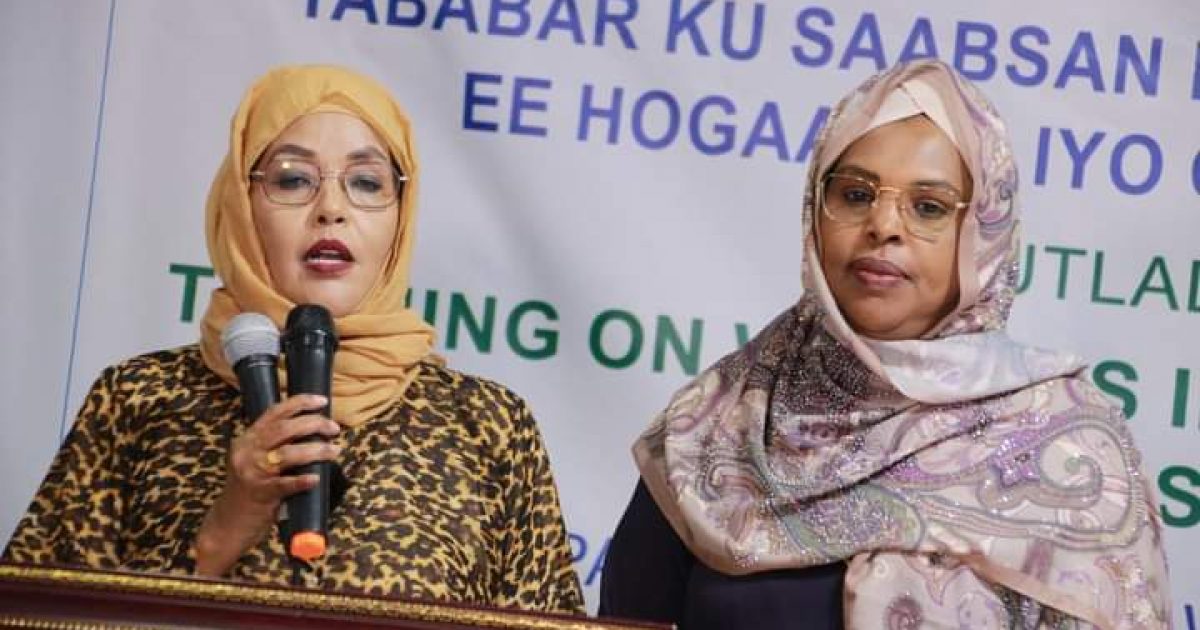 Guddoomiye Sacdiya Yaasiin oo tababar aqoon kororsi ah u furtay Haweenka Baarlamaanka “SAWIRRO