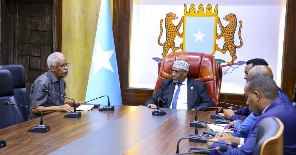 Guddoomiyaha Golaha Shacabka oo xafiiskiisa kulan kula qaatay Safiirka Dalka Jabuuti