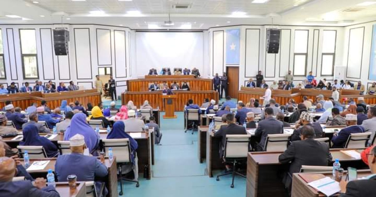 Xildhibaannada Labada Aqal oo ka dooday habraaca wax ka bedelka dastuurka KMG ah “SAWIRRO”