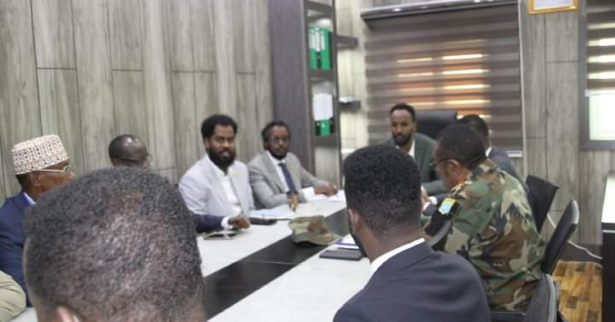 Guddiga Difaaca ee Golaha Shacabka oo bogaadiyay guulaha ciidanka Xoogga Dalka “SAWIRRO”