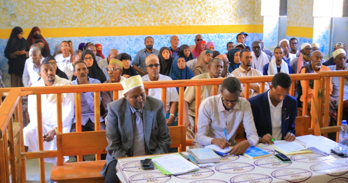 Labo eedeysane oo la soo taagay Maxkamadda darajada koowaad ee Gobalka Mudug “SAWIRRO”