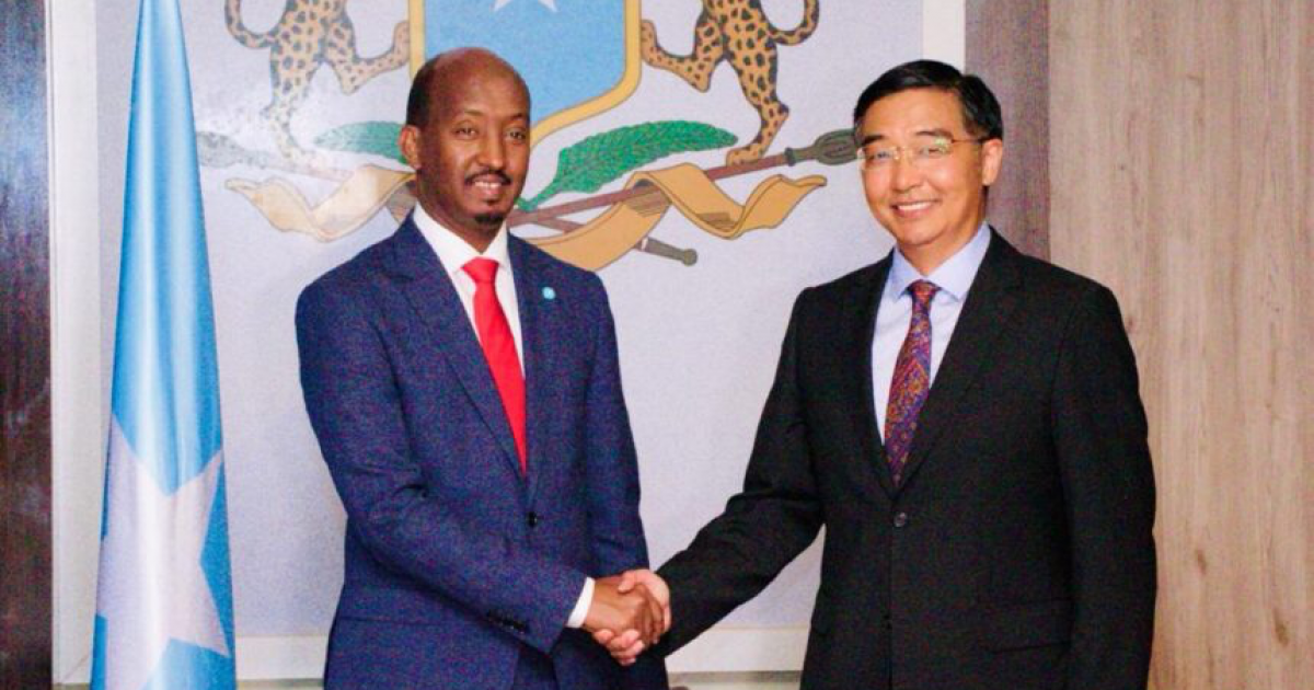 Wasiirka Kalluumeysiga oo Shiinaha kala hadlay cusbooneysiinta Is-afgaradka Kalluumeysiga ee kala dhexeeya dalkaas.