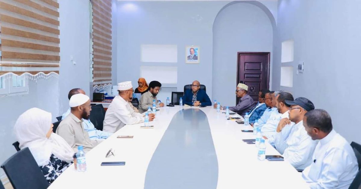 Guddoomiye Ciise Guure oo kulan la qaatay Madaxda Guddiyada suuqyada Muqdisho