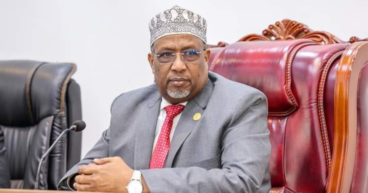 Guddoomiye Sheekh Aadan Madoobe oo shir guddoomiyay kulanka Guud ee Golaha Shacabka